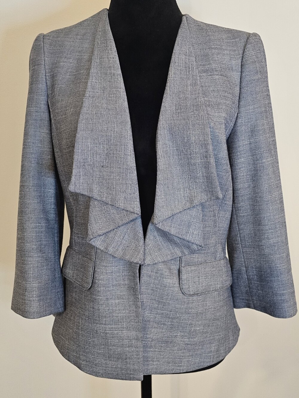 White House Black Market Light Blue Ruffled Open-Front Blazer Size 6